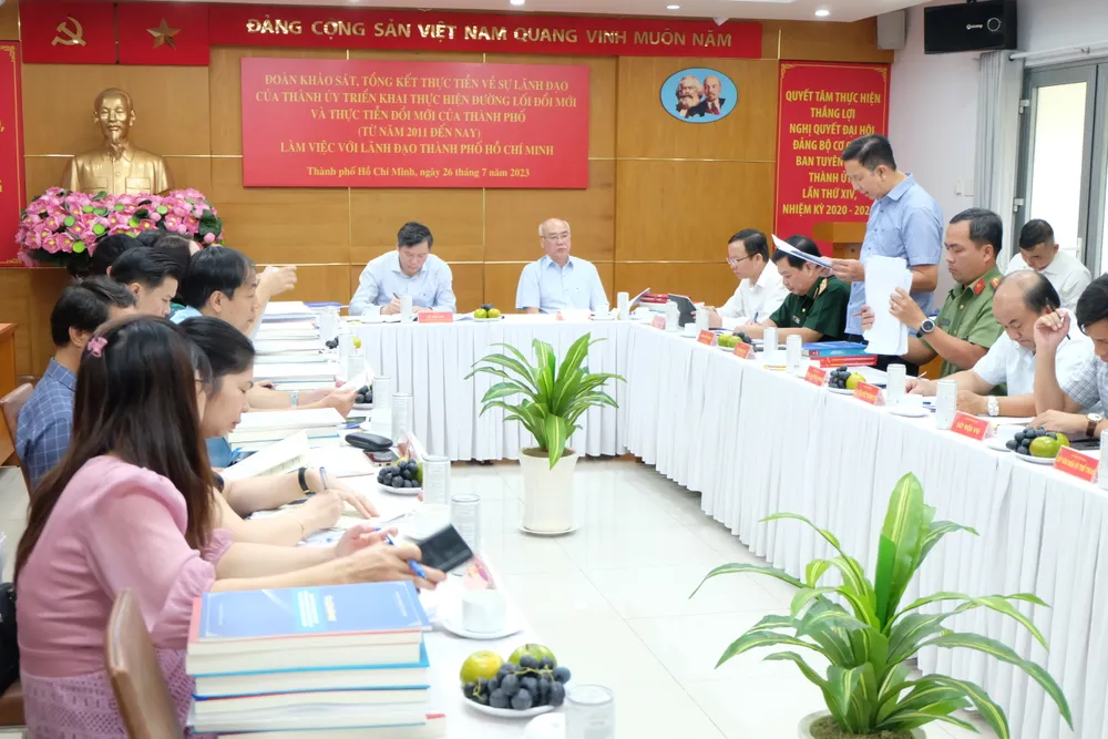 Quang cảnh buổi làm việc Quang cảnh buổi làm việc