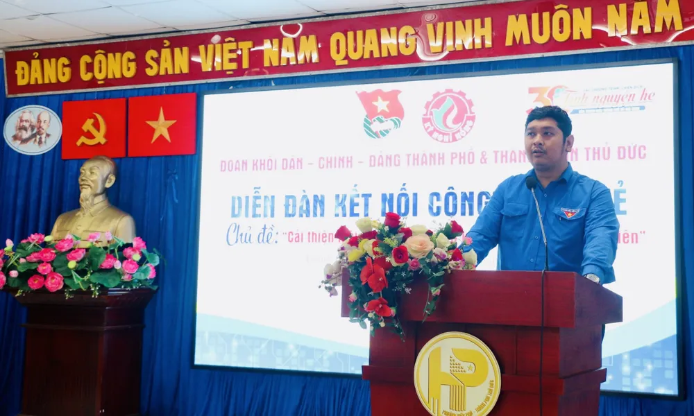 Bí thư Đoàn khối Dân – Chính - Đảng TPHCM Bùi Hữu Hồng Hải phát biểu tại diễn đàn