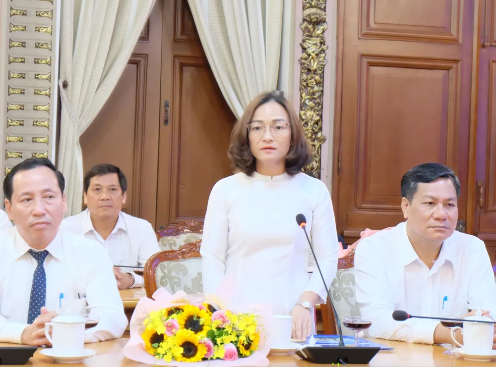 Tân Tổng Giám đốc Công ty TNHH MTV Dịch vụ Cơ quan nước ngoài (FOSCO) phát biểu nhận nhiệm vụ Tân Tổng Giám đốc Công ty TNHH MTV Dịch vụ Cơ quan nước ngoài (FOSCO) phát biểu nhận nhiệm vụ