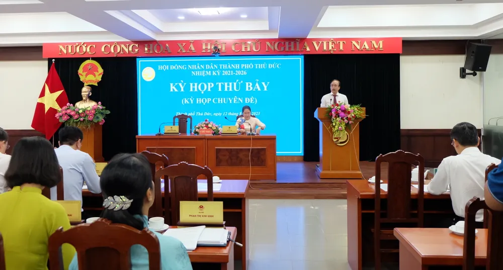 Chủ tịch HĐND TP Thủ Đức Nguyễn Phước Hưng báo cáo quá trình xây dựng Đề án kiện toàn tổ chức bộ máy của Thường trực và các Ban HĐND TP Thủ Đức theo Nghị quyết 98 của Quốc hội Chủ tịch HĐND TP Thủ Đức Nguyễn Phước Hưng báo cáo quá trình xây dựng Đề án kiện toàn tổ chức bộ máy của Thường trực và các Ban HĐND TP Thủ Đức theo Nghị quyết 98 của Quốc hội