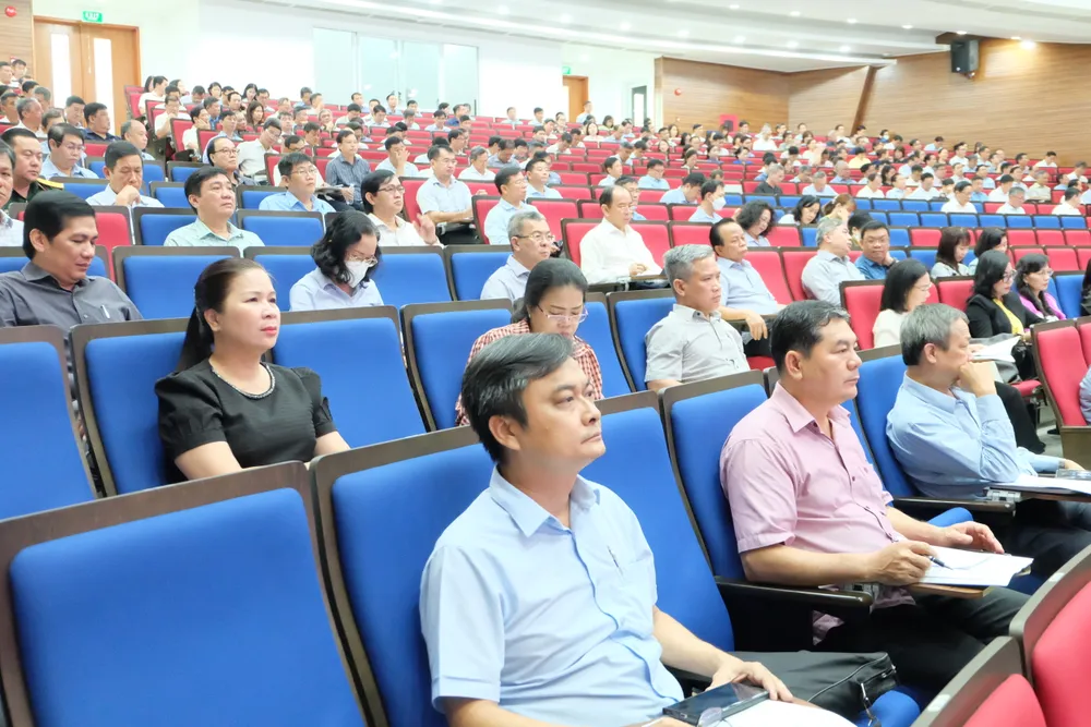 Các học viên tham gia lớp bồi dưỡng, cập nhật kiến thức