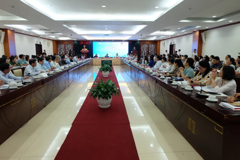 Quang cảnh hội nghị Quang cảnh hội nghị