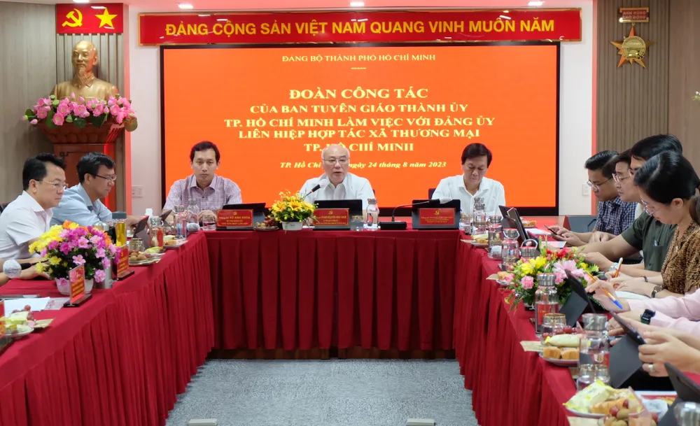 Đồng chí Phan Nguyễn Như Khuê làm trưởng đoàn công tác làm việc với Đảng ủy Liên hiệp hợp tác xã Thương mại TPHCM Đồng chí Phan Nguyễn Như Khuê làm trưởng đoàn công tác làm việc với Đảng ủy Liên hiệp hợp tác xã Thương mại TPHCM