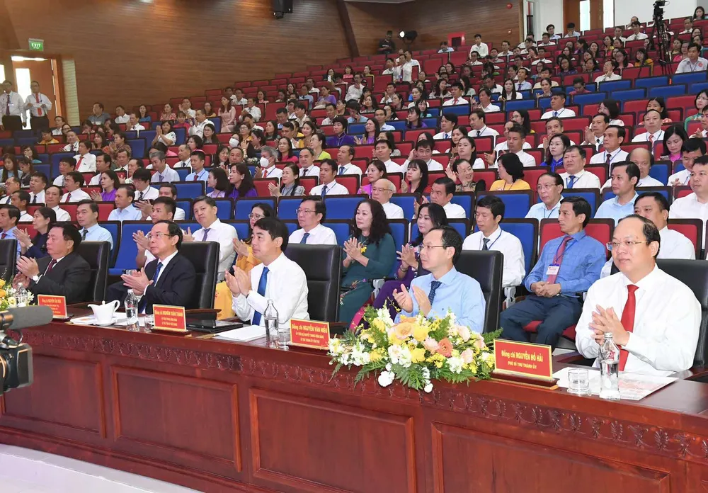 Các đại biểu tham dự lễ lễ đón Bằng công nhận Học viện Cán bộ TPHCM đạt chuẩn mức 1. Ảnh: VIỆT DŨNG Các đại biểu tham dự lễ lễ đón Bằng công nhận Học viện Cán bộ TPHCM đạt chuẩn mức 1. Ảnh: VIỆT DŨNG