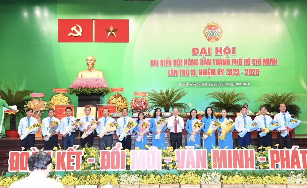 Các đại biểu tham dự Đại hội đại biểu toàn quốc Hội Nông dân Việt Nam lần thứ VIII, nhiệm kỳ 2023-2028 ra mắt đại hội. Ảnh: VIỆT DŨNG