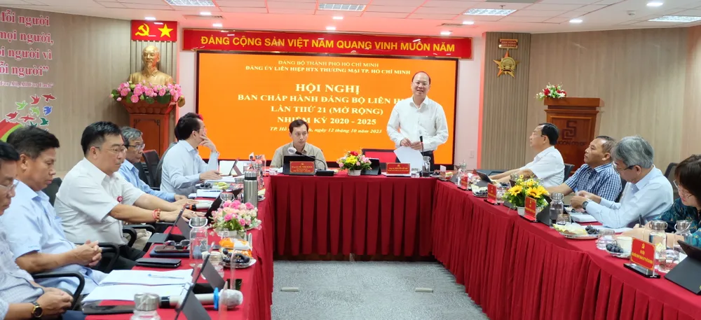 Đồng chí Nguyễn Hồ Hải gợi mở nhiều giải pháp trong triển khai thực hiện nhiệm vụ 3 tháng cuối năm tại Đảng bộ Saigon Co.op. Ảnh: THU HƯỜNG