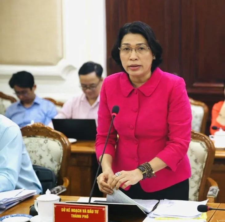 Giám đốc Sở KH-ĐT Lê Thị Huỳnh Mai thông tin về việc triển khai thực hiện Nghị quyết 131 tại sở Giám đốc Sở KH-ĐT Lê Thị Huỳnh Mai thông tin về việc triển khai thực hiện Nghị quyết 131 tại sở