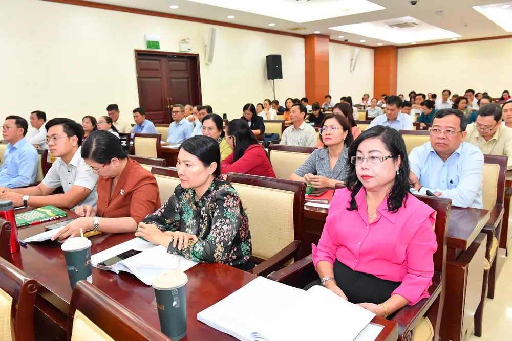 Các đại biểu tham dự hội nghị. Ảnh: VIỆT DŨNG 17-1-2-6773.jpg