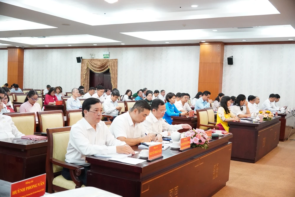 Các đại biểu tham dự hội nghị 6hh08901-3641.jpg