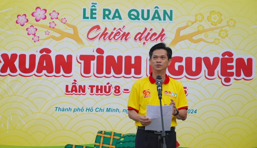 TS Phạm Ngọc Lợi, Trưởng phòng Quản lý đào tạo, Học viện Cán bộ TPHCM tại lễ ra quân 6HH03281.JPG