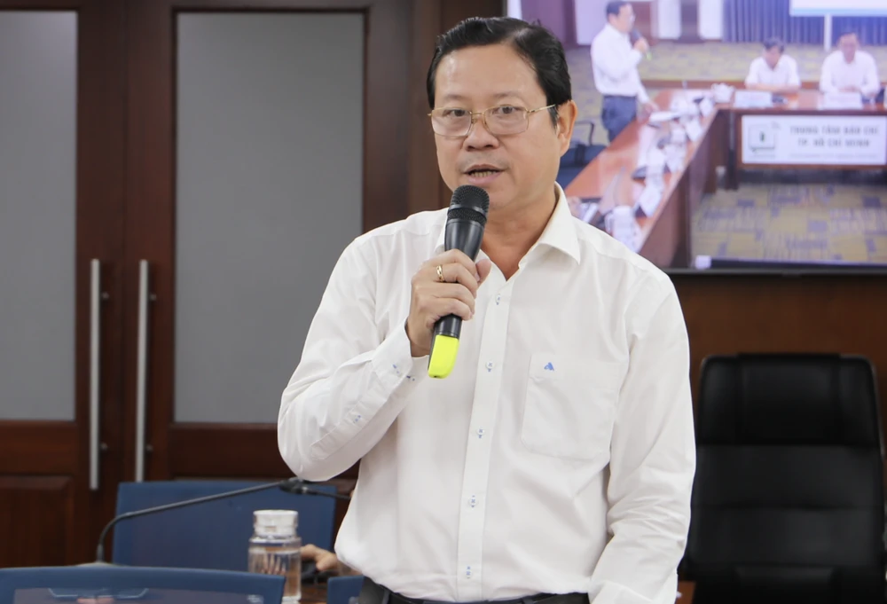 Ông Nguyễn Hoàng Hưng thông tin về lộ trình thực hiện sắp xếp đơn vị hành chính cấp xã và xây dựng mô hình chính quyền địa phương 2 cấp Ảnh chụp Màn hình 2025-04-03 lúc 16.59.06.png