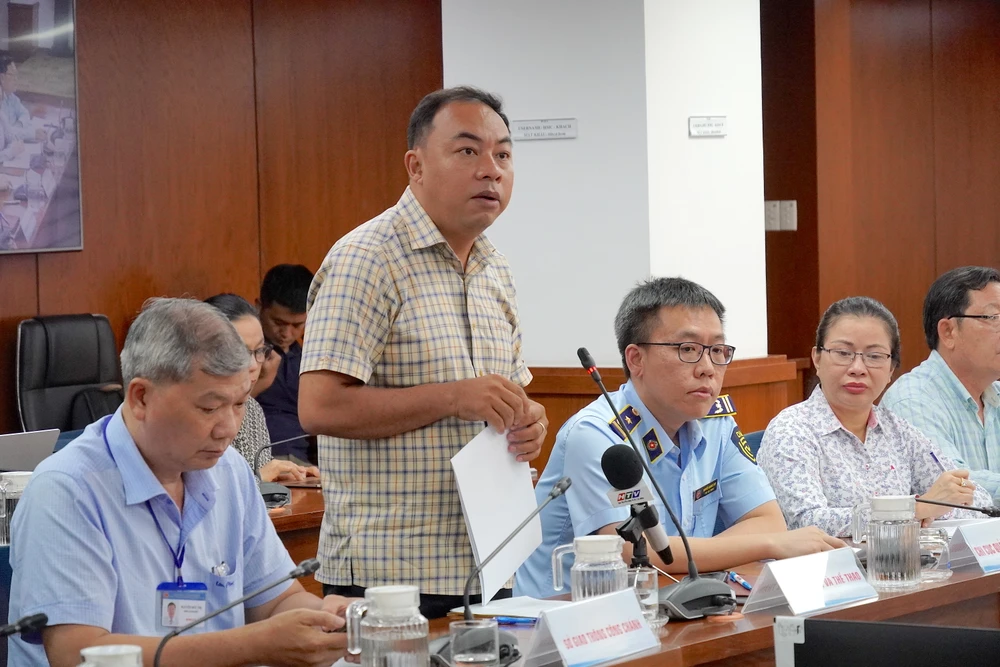 Ông Hà Quốc Cường, Giám đốc Nhà hát Kịch Thành phố (Sở VH-TT TPHCM) thông tin tại buổi họp báo. Ảnh: PHƯƠNG UYÊN 6HH02933.JPG