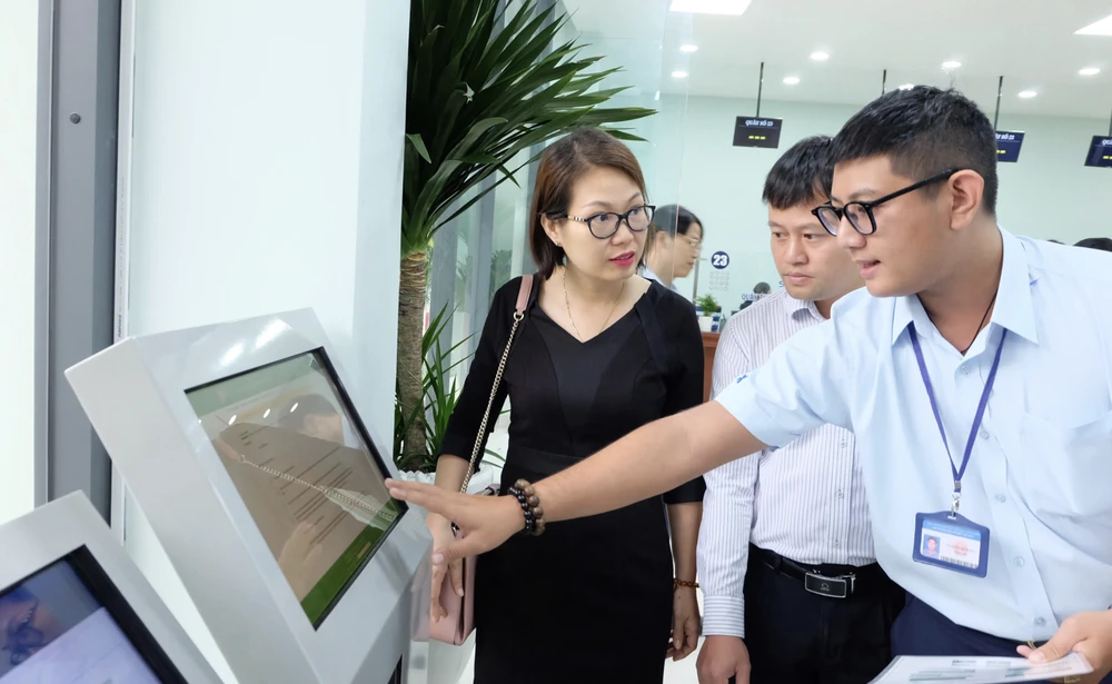 Liên thông các dữ liệu để các hoạt động đảm bảo thông suốt sau sáp nhập. Ảnh PHƯƠNG UYÊN Ảnh chụp Màn hình 2025-05-03 lúc 13.06.38.png