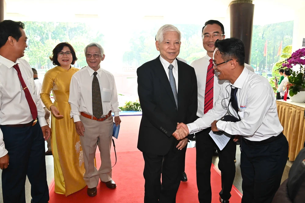 Nguyên Chủ tịch nước Nguyễn Minh Triết đến dự lễ 36.jpg