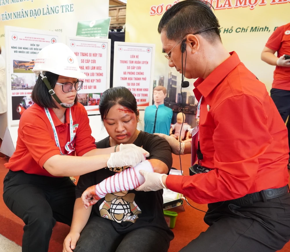 ការណែនាំអំពីជំនួយដំបូង 8.JPG