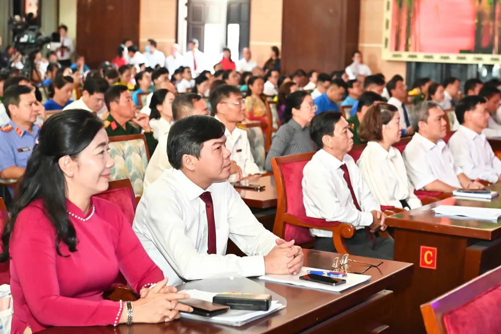 Các đại biểu tham dự hội nghị. Ảnh: VIỆT DŨNG 19-5. 10.jpg