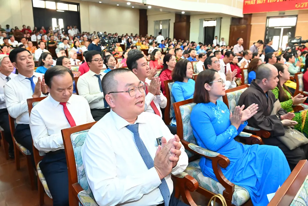 Các đại biểu tham dự hội nghị. Ảnh: VIỆT DŨNG 19-5. 8.jpg