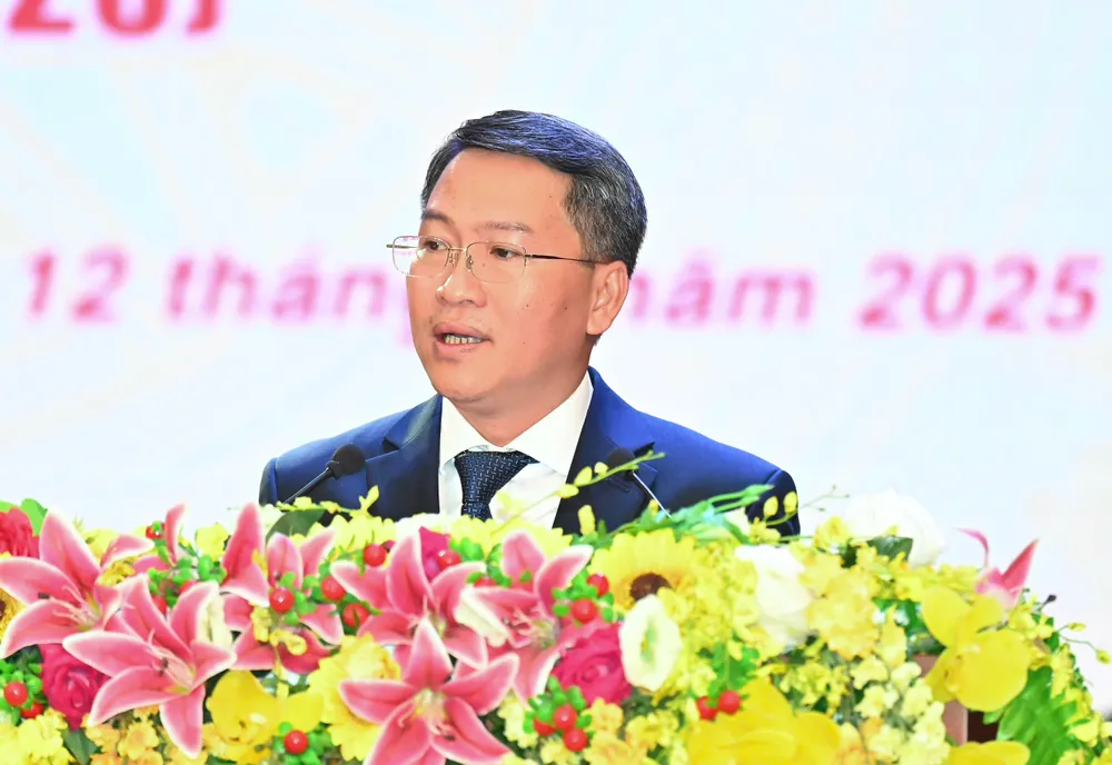 PGS-TS Nguyễn Tấn Phát, Giám đốc Học viện Cán bộ TPHCM phát biểu tại buổi lễ. Ảnh: VIỆT DŨNG 12-6. HV2.jpg