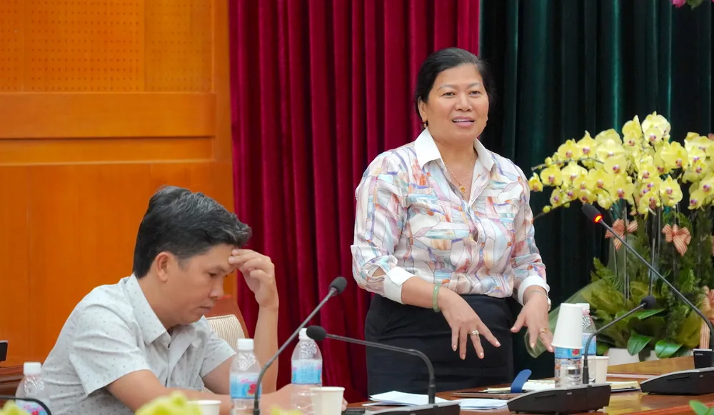 Các đại biểu nêu ý kiến 6HH07658.JPG