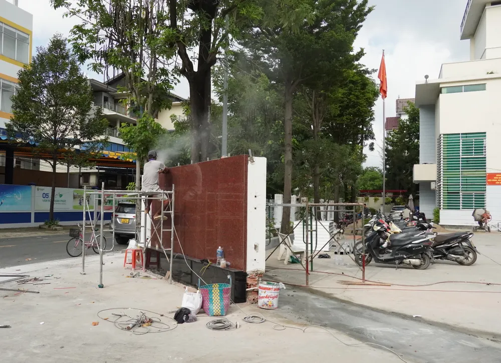 Trụ sở phường An Khánh cũ thuộc TP Thủ Đức (sẽ là trụ sở phường An Khánh mới thuộc TPHCM) đang được sửa chữa để đưa vào sử dụng khi bộ máy mới chính thức được vận hành 6HH07731.JPG