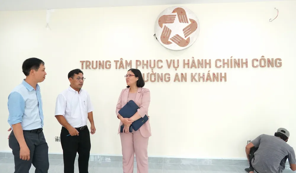 Trung tâm Phục vụ hành chính công phường An Khánh đã được gắn biển 6HH07842.JPG
