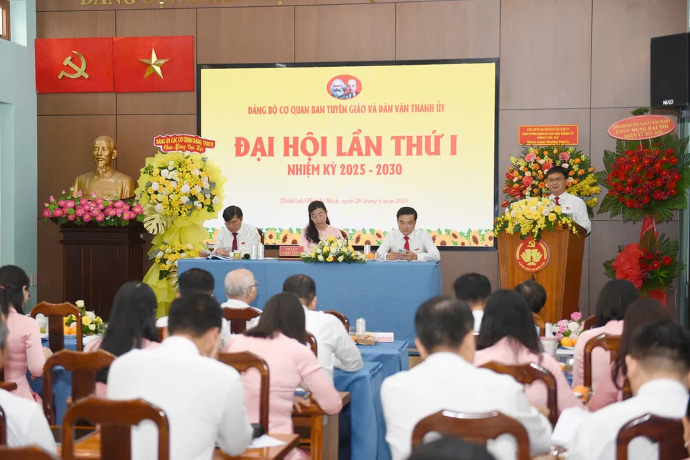 Quang cảnh đại hội 26-6. ĐH10.jpg