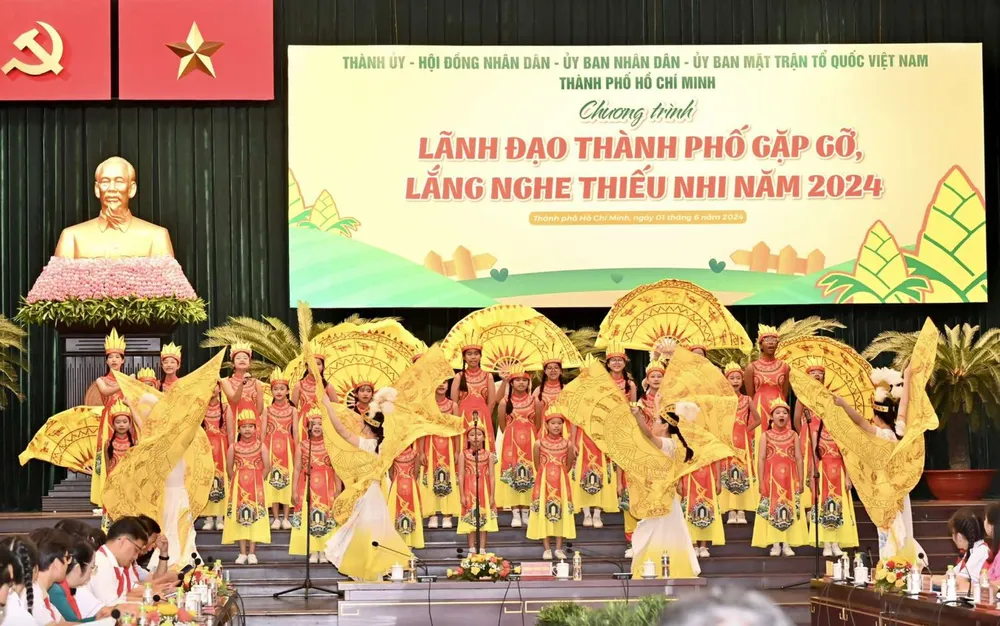 Chương trình lãnh đạo thành phố gặp gỡ lắng nghe thiếu nhi năm 2024. Ảnh: VIỆT DŨNG Ảnh chụp Màn hình 2025-06-28 lúc 09.16.49.png
