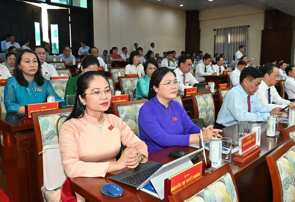 Đại biểu dự kỳ họp. Ảnh: VIỆT DŨNG 1.jpg