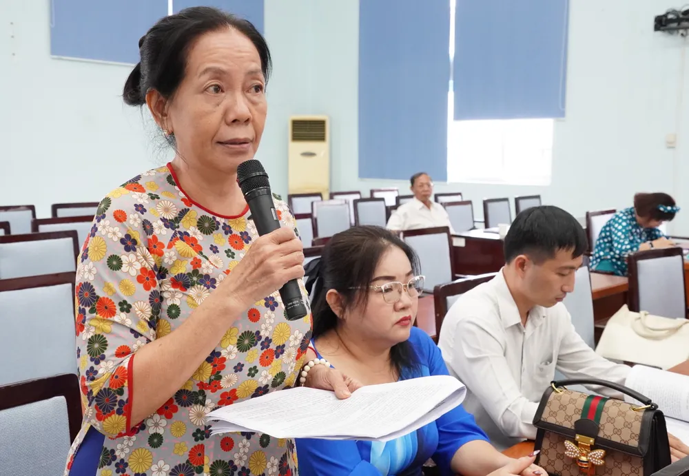 Đại biểu nêu ý kiến tại hội nghị 3.JPG