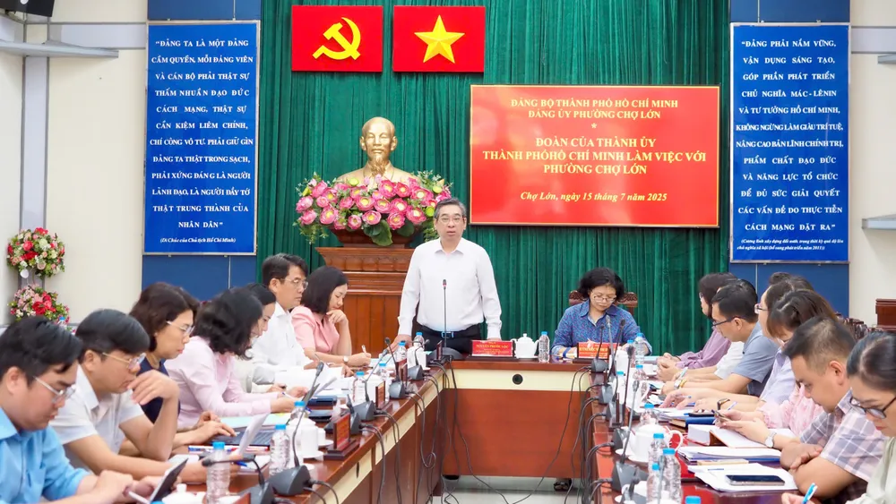 Phó Bí thư Thành ủy TPHCM, Chủ tịch Ủy ban MTTQ Việt Nam TPHCM Nguyễn Phước Lộc phát biểu tại buổi khảo sát. Ảnh: HOÀNG HÙNG 1.jpg