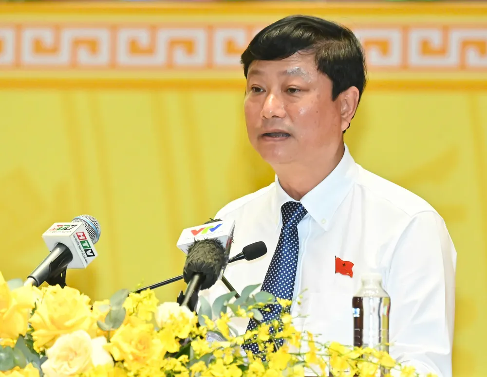 Chủ tịch HĐND TPHCM Võ Văn Minh phát biểu bế mạc kỳ họp. Ảnh: VIỆT DŨNG 30.jpg