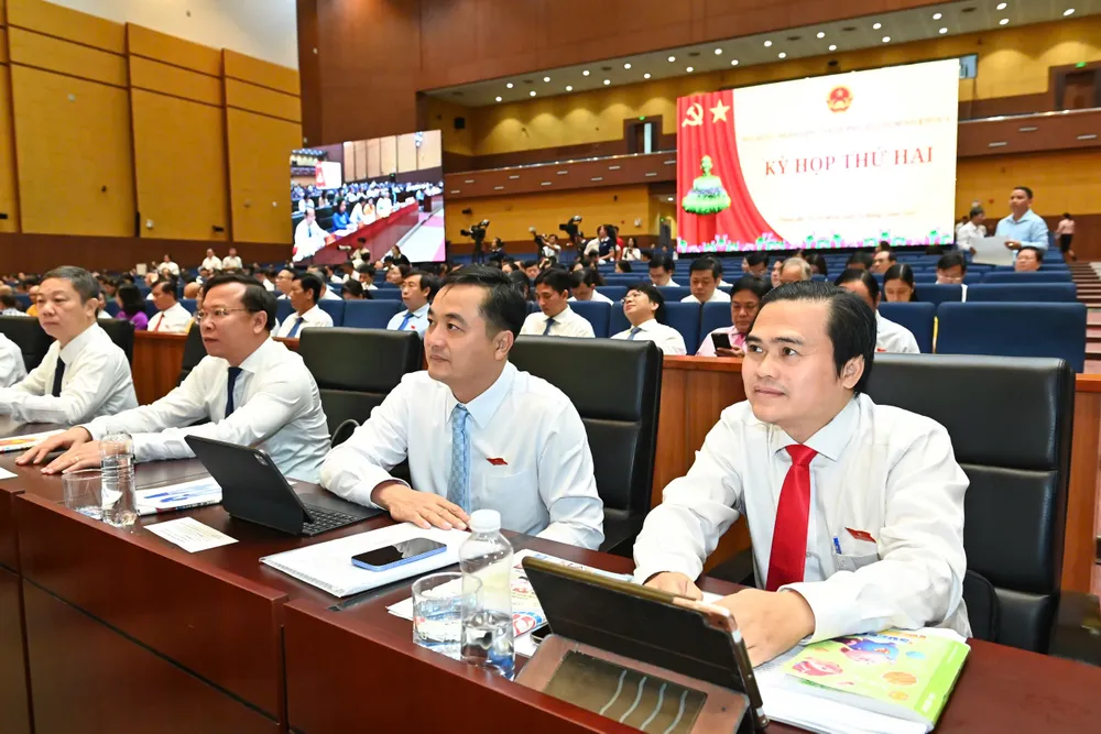 Các đại biểu tham dự kỳ họp. Ảnh: VIỆT DŨNG 6.jpg