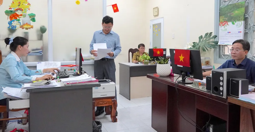 Công chức Đảng ủy các cơ quan Đảng TPHCM. Ảnh: PHƯƠNG UYÊN 6HH05992.JPG