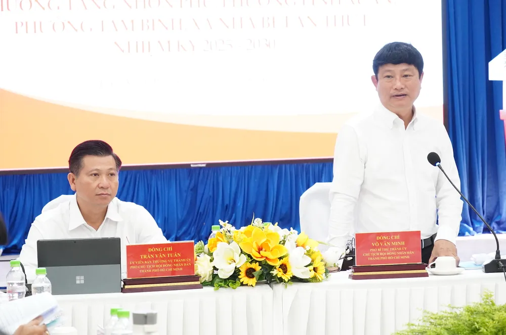 Chủ tịch HĐND TPHCM Võ Văn Minh, Tổ trưởng Tổ công tác số 3 phát biểu tại buổi làm việc 6HH00998.JPG