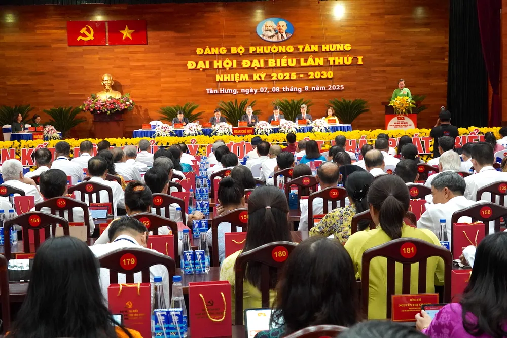 250 đại biểu tham dự đại hội 6HH01593.JPG