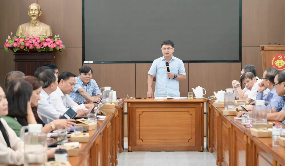 Trưởng Ban Tuyên giáo và Dân vận Thành ủy TPHCM Nguyễn Mạnh Cường phát biểu tại hội nghị báo cáo về nội dung Đề án sắp xếp các cơ quan báo chí TPHCM và nghe các ý kiến từ đại diện các cơ quan báo chí của thành phố. Ảnh: VĂN MINH Ảnh chụp Màn hình 2025-08-07 lúc 16.20.57.png