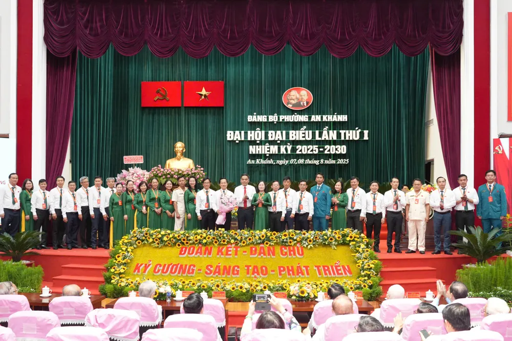 Ban Chấp hành Đảng bộ phường An Khánh nhiệm kỳ 2025-2030 ra mắt đại hội 8-8. An Khánh .jpg
