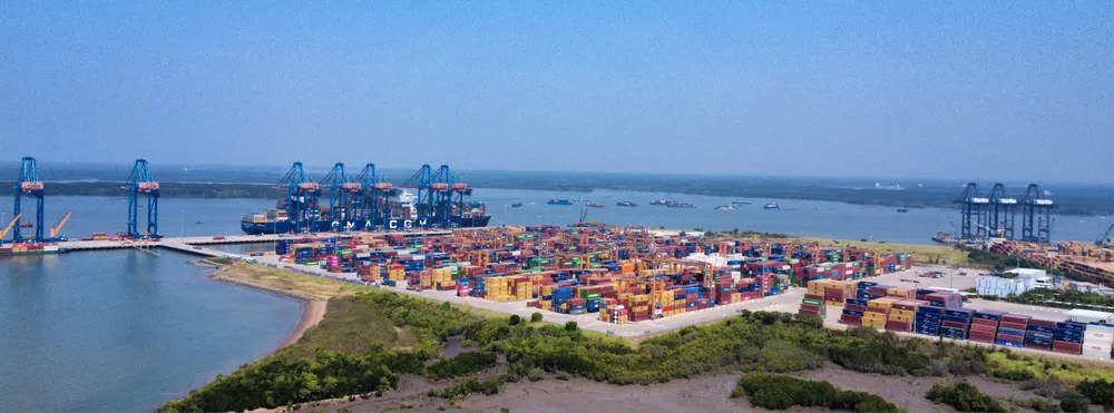 Cụm cảng Cái Mép - Thị Vải đang từng bước phát huy hiệu quả là cửa ngõ cảng biển giao thương quốc tế.jpg