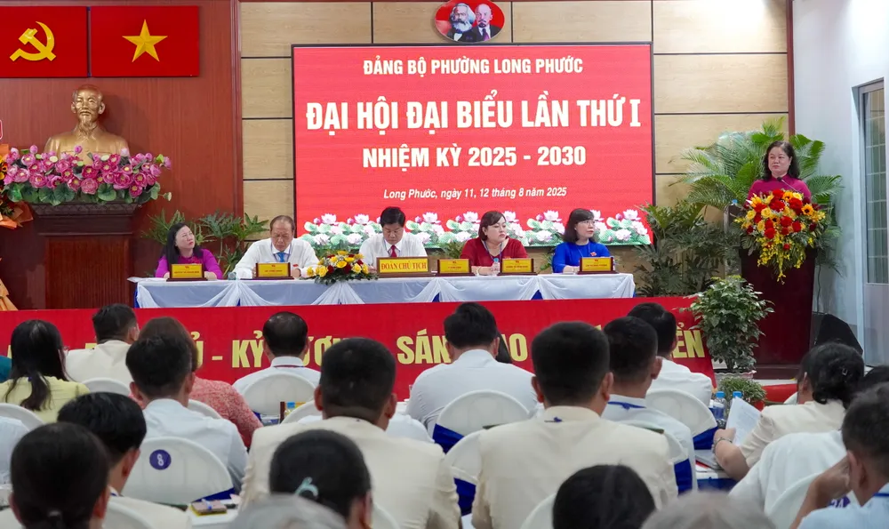 Đồng chí Nguyễn Thị Mỹ Hằng phát biểu chỉ đạo đại hội 6HH03058.JPG
