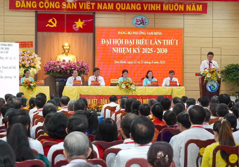 Các đại biểu dự đại hội 4.JPG