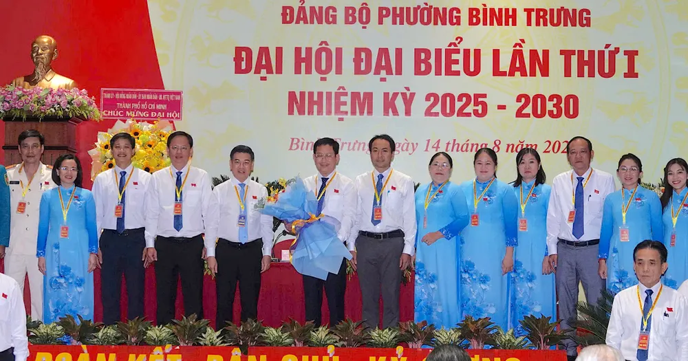 Ban Chấp hành Đảng bộ phường Bình Trưng nhiệm kỳ 2025-2030 ra mắt đại hội 14-8. 2.jpg