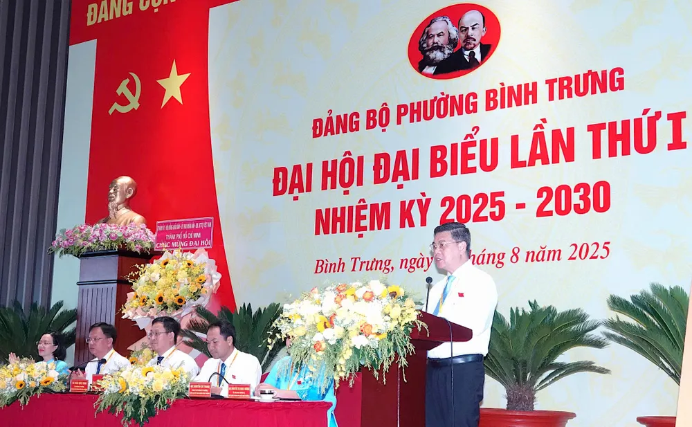 Phó Chủ tịch UBND TPHCM Nguyễn Văn Dũng phát biểu chỉ đạo 14-8. 3.jpg
