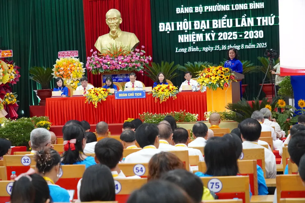 Đại hội Đảng bộ phường Long Bình lần thứ I 2.JPG