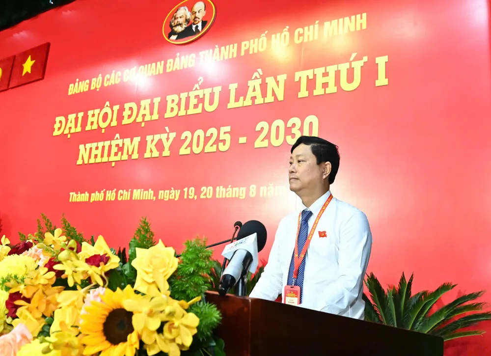 Đồng chí Võ Văn Minh phát biểu khai mạc đại hội. Ảnh: VIỆT DŨNG 74.jpg