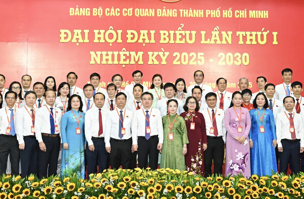 Đồng chí Nguyễn Thanh Nghị cùng các đại biểu dự hội nghị. Ảnh: VIỆT DŨNG 83.jpg
