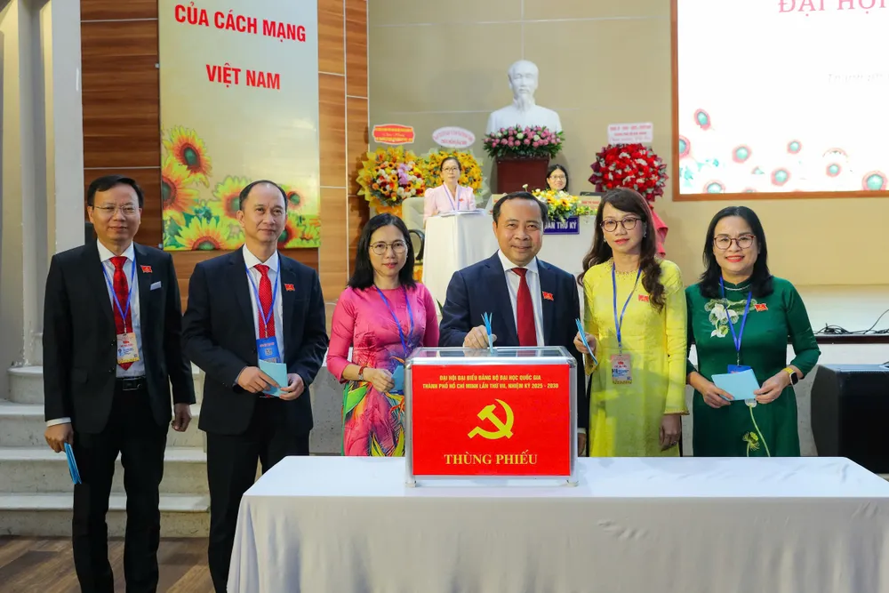 Các đại biểu bầu Ban Chấp hành Đảng bộ ĐHQG TPHCM nhiệm kỳ 2025-2030 23-8. 8.jpg