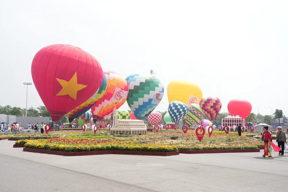 Không gian triển lãm của TPHCM với chủ đề "TPHCM - Tầm vóc thời đại, kiến tạo tương lai" 28-8. 28.JPG