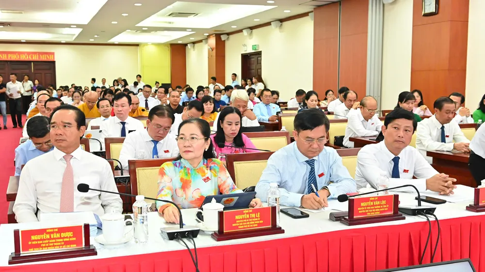 Các đại biểu dự kỳ họp. Ảnh VIỆT DŨNG 3.jpg
