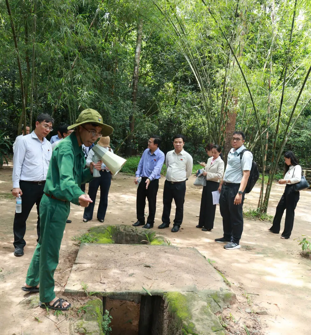 Ban Văn hóa – Xã hội HĐND TPHCM tổ chức khảo sát Khu di tích lịch sử Địa đạo Củ Chi 18-9. Khu di tích 2.jpg