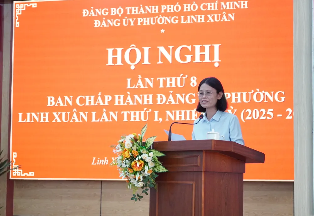 Bí thư Đảng ủy phường Linh Xuân Nguyễn Thị Bé Hai phát biểu kết luận 6HH08495.JPG